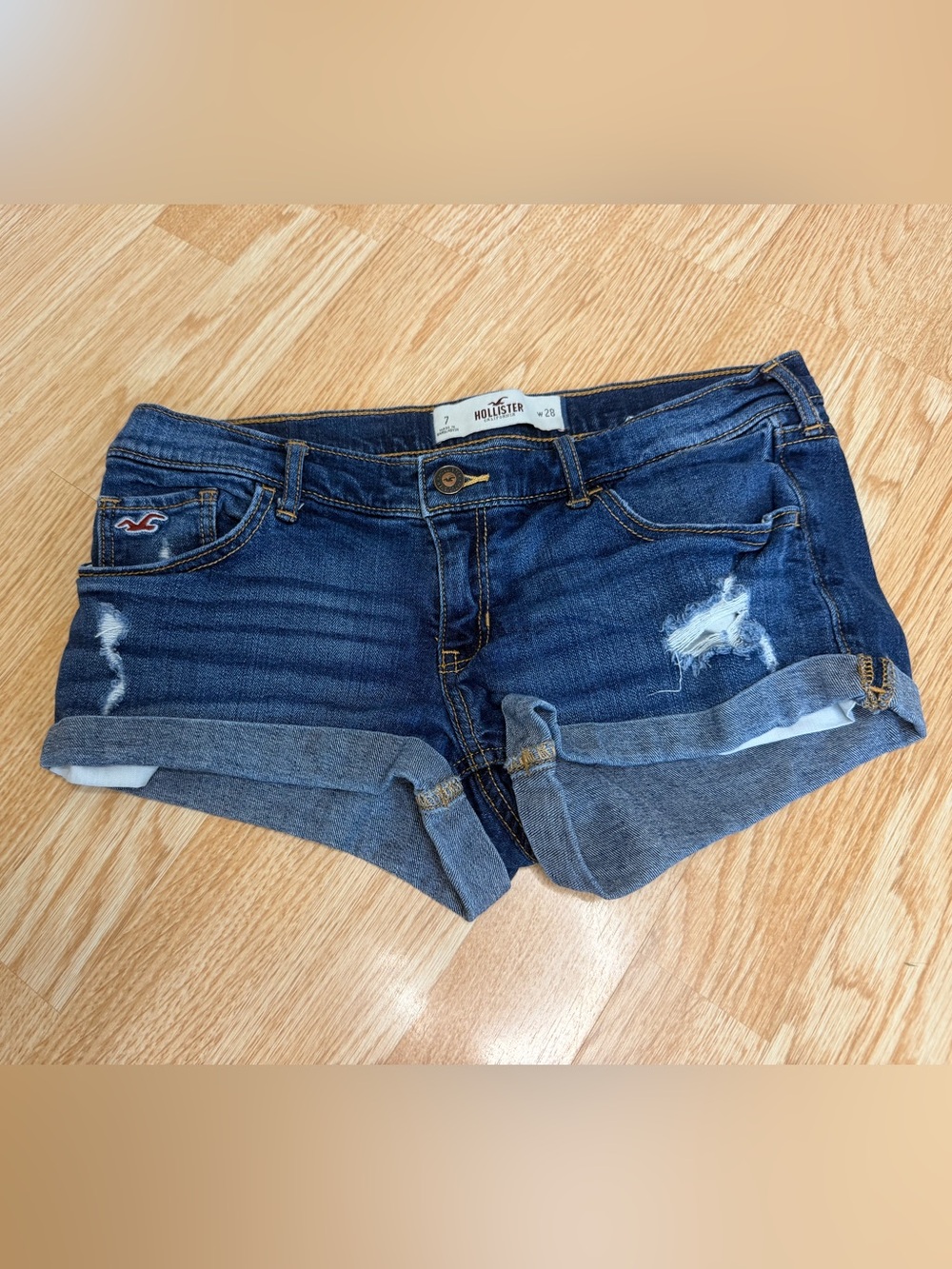 Hollister Low Rise Denim Shorts Women Size 7 W28 Cuffed Distressed Shorties Blue